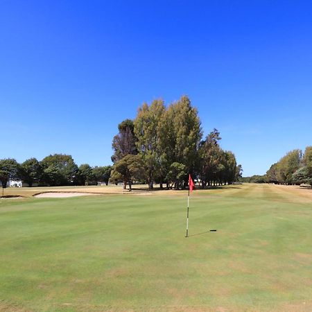 Отель Moomba Holiday And Caravan Park Порт-Сорелл Экстерьер фото